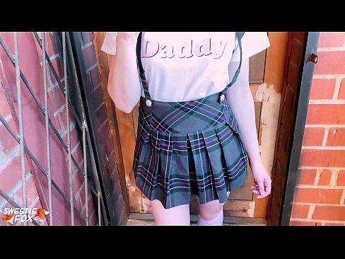 ❤️ Schoolgirl Mengisap penisnya dalam-dalam dan meniduri alih-alih kelas. Video anal di id.assistirhentai.ru