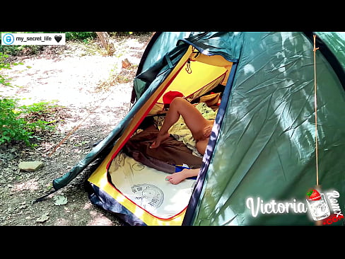 ❤️ Difilmkan di kamera Pria brengsek yang bersemangat dari Orang Asing di dalam tenda Video anal di id.assistirhentai.ru