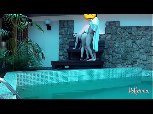 ❤️ Bos mengundang pelayan ke kolam renang, tetapi tidak bisa menahan panas Video anal di id.assistirhentai.ru